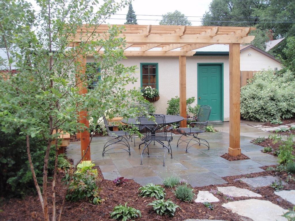 Pergola Kits or Traditional Wood Structures: Choosing the Right Approach for Outdoor Living